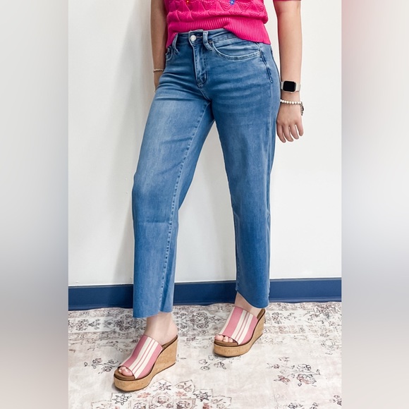 Vervet V3632 High Rise Super Soft Cropped Slim Fit Wide Leg Jeans Right Wash - Picture 4 of 7